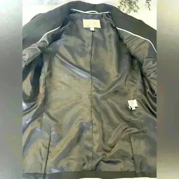 Ladies Banana Republic Wool Black 2 Button Blazer Size 10 - Picture 4 of 9